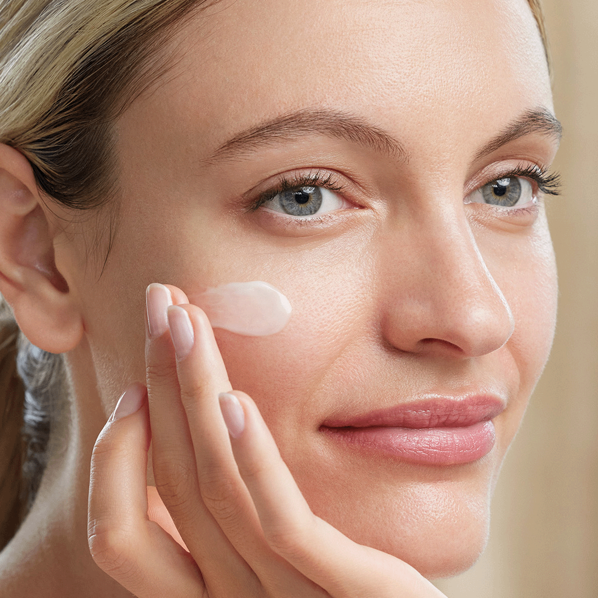 Absolute Silk Illuminative Cream | Moisturisers | Skincare | SENSAI UK