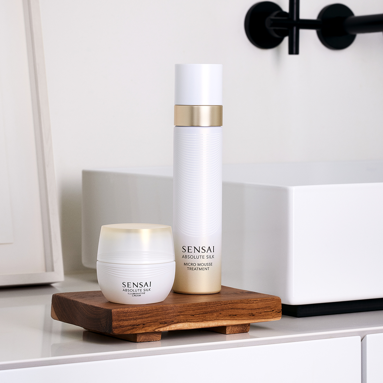 Micro Mousse Treatment | SKINCARE | Moisturisers | SENSAI