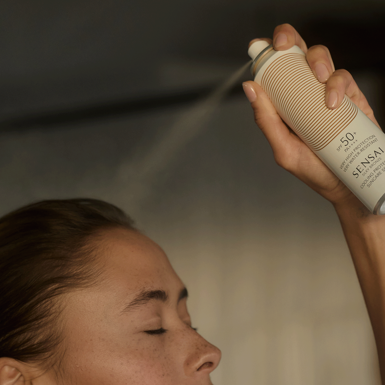 Silky Bronze Cooling Protective Suncare Spray | Sonnenpflege