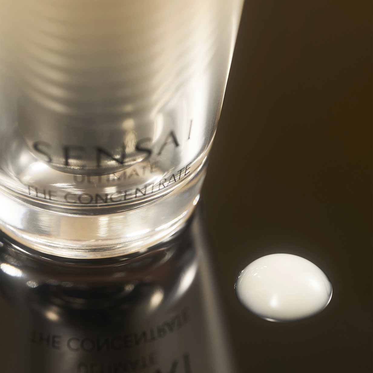 Ultimate The Concentrate | Essences | Skincare | SENSAI Italy