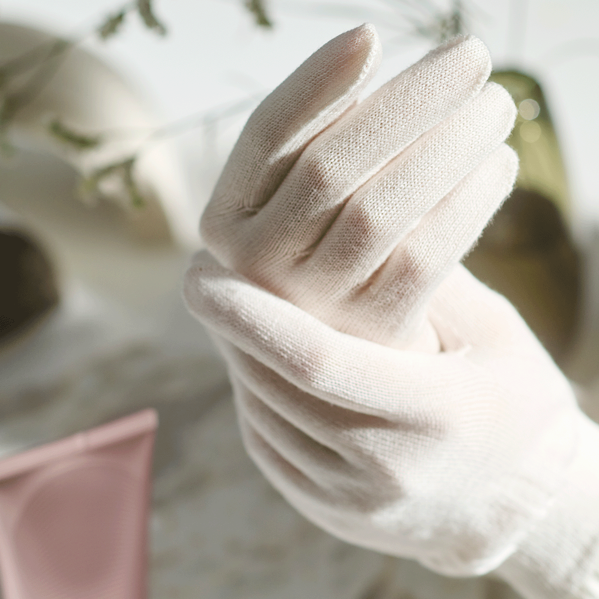 Treatment Gloves | Body Care | SENSAI Germany